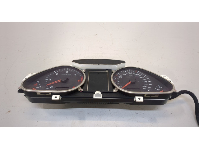 Панель приборов  Audi A6 (C6) 2004-2011       4F0920933J     