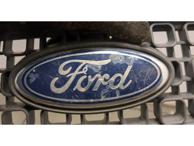 Решетка радиатора  Ford Fusion 2002-2012          