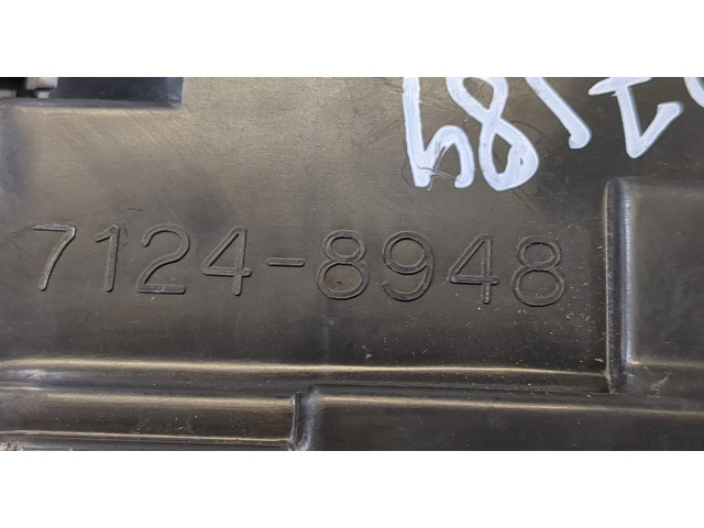 Блок предохранителей  Mazda Xedos 6      71248948   