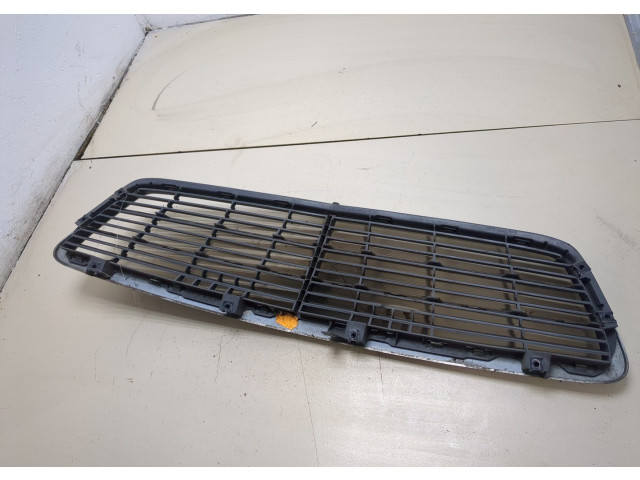 Решетка радиатора  Mercedes C W203 2000-2007          