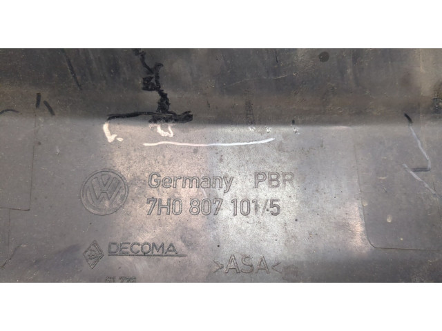 Решетка радиатора  Volkswagen Transporter 5 2003-2009          7H0853653