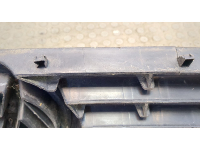 Решетка радиатора  Volkswagen Transporter 5 2003-2009          7H0853653
