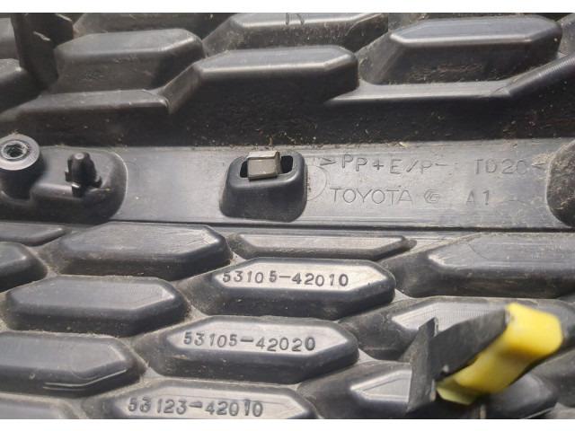 Решетка радиатора  Toyota RAV 4 2013-2015           2.2 5310542010, 5310642010