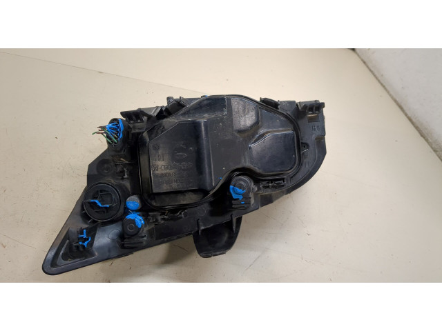 Фара передняя  Ford Focus 2 2005-2008 правая 