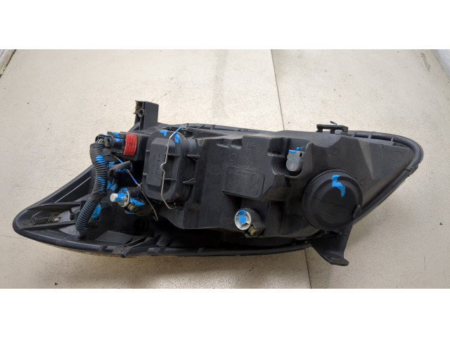 Фара передняя  Toyota Corolla E12 2001-2006 правая 