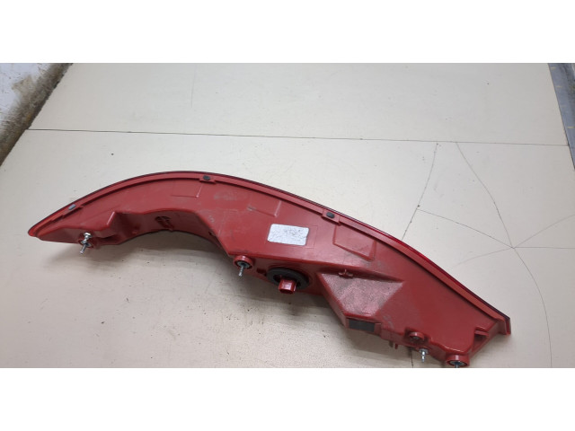 Задний фонарь     EJ7Z13404A     