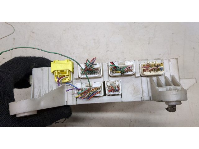 Блок предохранителей  Lexus LS430 UCF30 2000-2006      8273050072     4.3