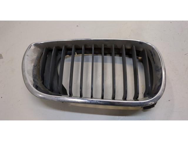 Решетка радиатора  BMW 3 E46 1998-2005          7030550