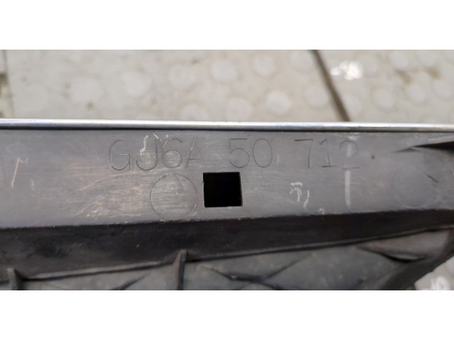 Решетка радиатора  Mazda 6 (GG) 2002-2008          GJ6A50712