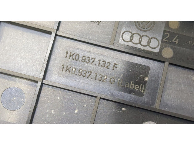 Крышка блока предохранителей  Skoda Octavia (A5) 2008-2013           1.6