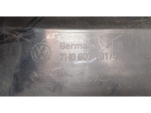 Решетка радиатора  Volkswagen Transporter 5 2003-2009          7H0853653