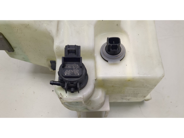 Бачок омывателя  Lexus LS460 2006-2012 8535550080    4.6