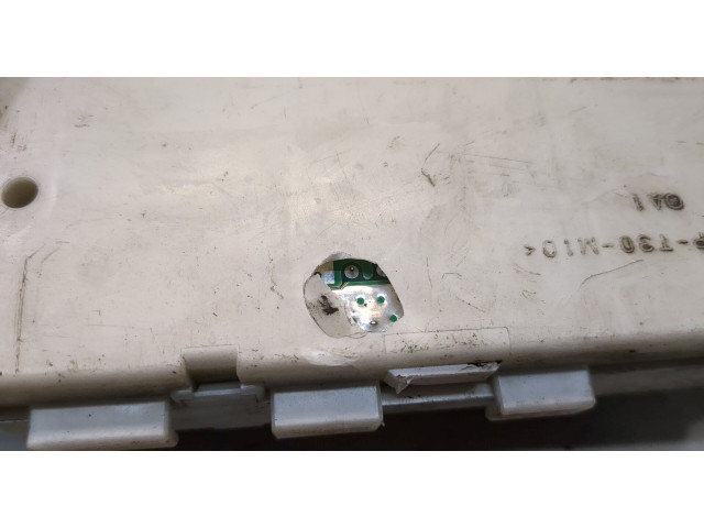 Блок предохранителей  Nissan Murano 2002-2008      284B7CD710   