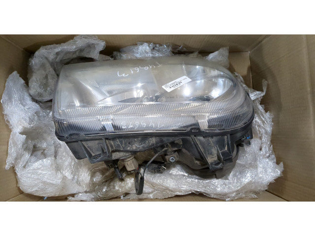 Фара передняя  Chrysler 300C 2004-2011 правая 