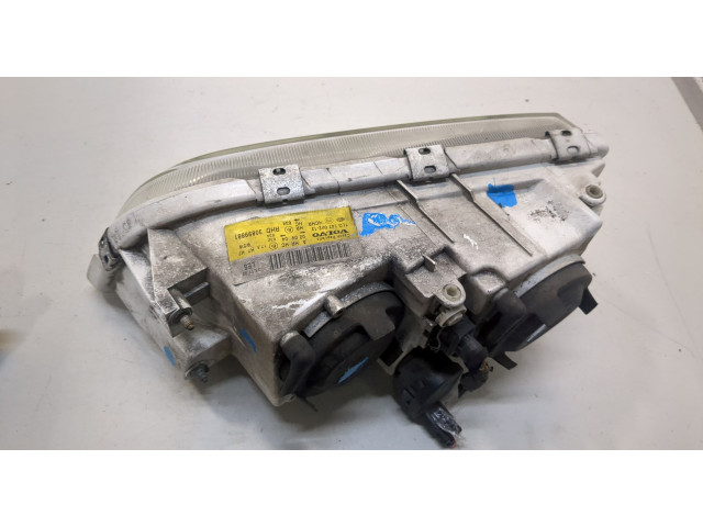 Фара передняя  Volvo S40 / V40 1995-2004 правая 