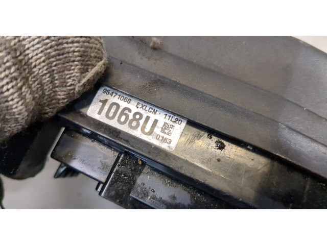 Блок предохранителей  Opel Antara      95471068, 1068U0163   