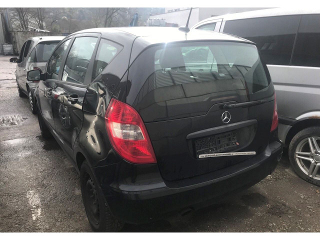 Стойка амортизатора  Mercedes A W169 2004-2012      1.7  бензин