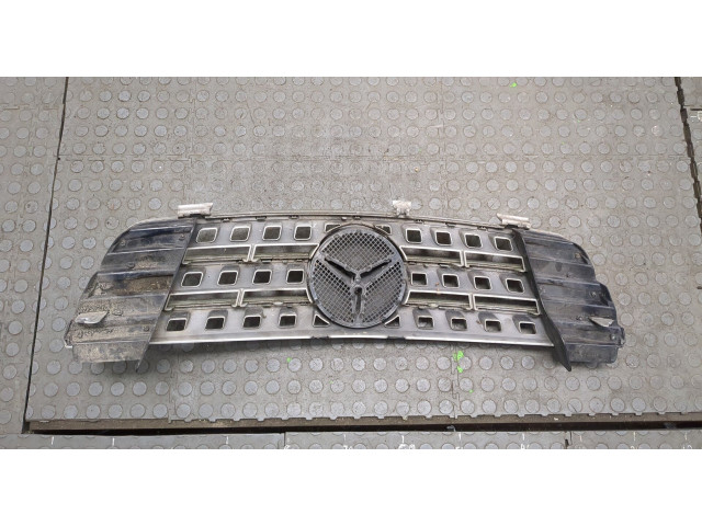 Решетка радиатора  Mercedes ML W164 2005-2011          A1648880141