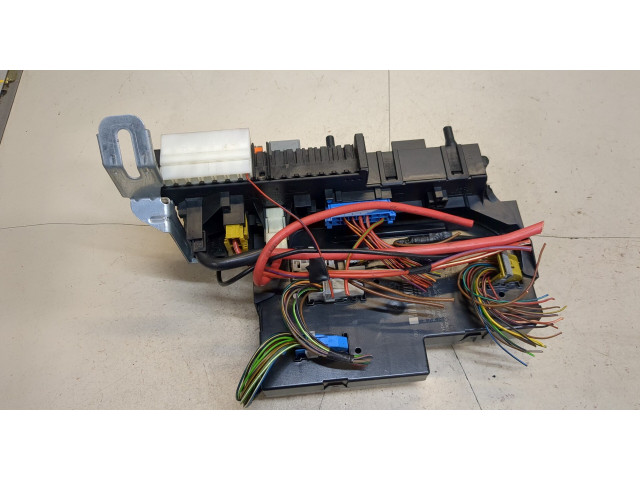 Блок предохранителей  Mercedes C W204 2007-2013      5dk00922514, 2049006301     2.1