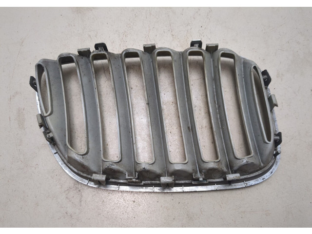 Решетка радиатора  BMW X5 E53 2000-2007          51137113733, 7113733