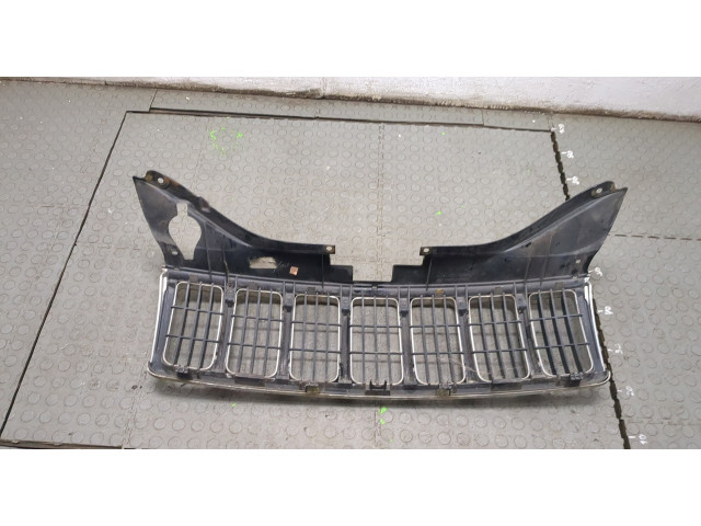 Решетка радиатора  Jeep Grand Cherokee 2004-2010          
