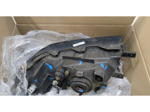 Фара передняя  Mitsubishi Montero Sport / Pajero Sport 1996-2008 правая 