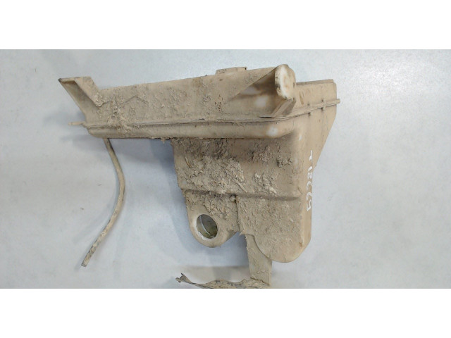 Бачок омывателя  Toyota Hilux 2004-2011     2.5