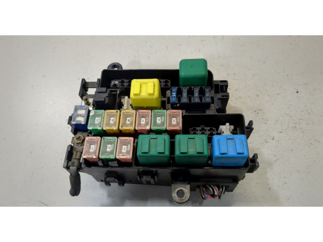 Блок предохранителей  Mazda Xedos 6      71248948   
