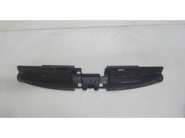 Решетка радиатора  Peugeot Partner 2002-2008          1.6 
