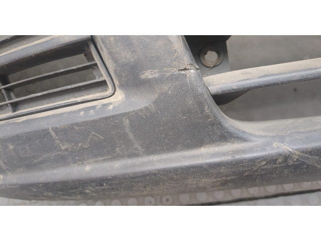 Бампер  Volkswagen Touran 2003-2006 передний   
