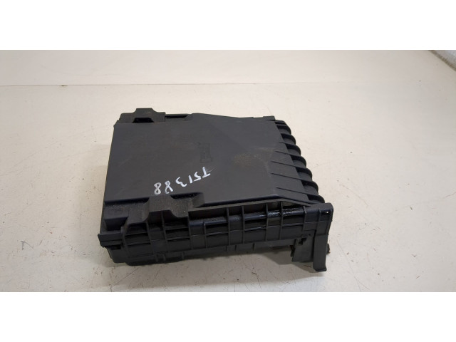Блок предохранителей  Skoda SuperB 2008-2015      1K0937118   