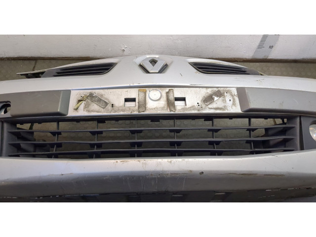 Бампер  Renault Megane 2 2002-2009 передний   7701476892