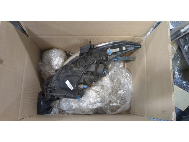 Фара передняя  Mazda 5 (CR) 2005-2010 левая 