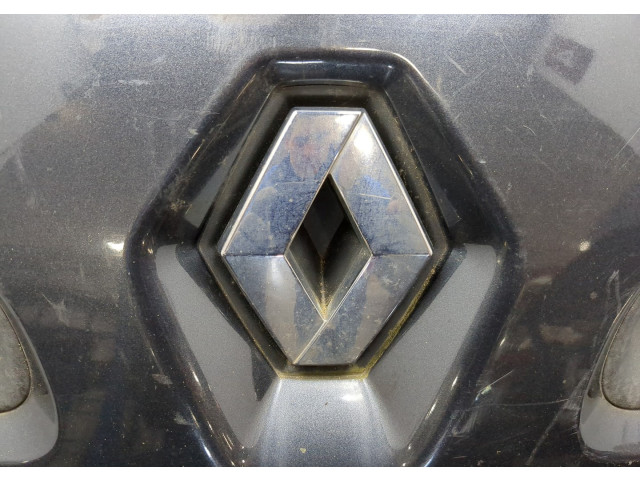 Решетка радиатора  Renault Clio 2005-2009          