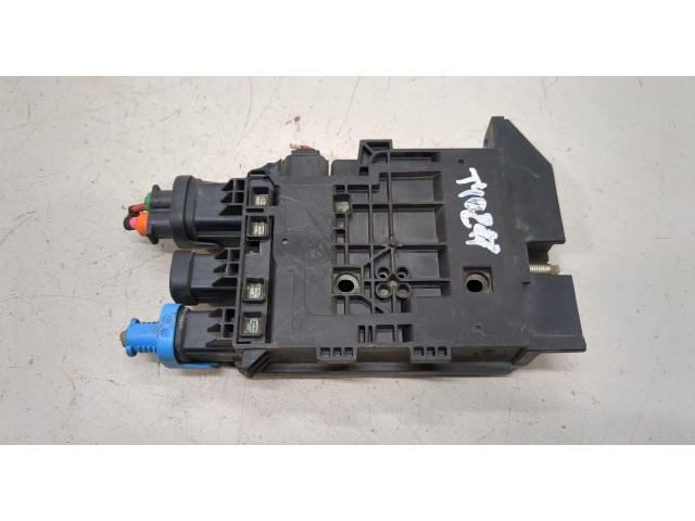 Блок предохранителей  Renault Scenic 2009-2012      243800011r   