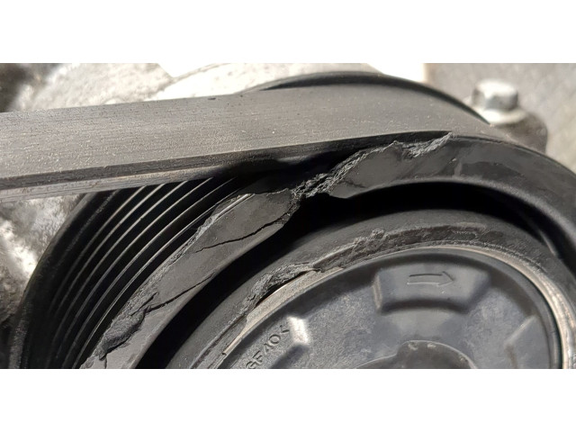 Форсунка топливная  Renault Scenic 2009-2012         
