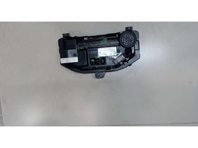 Панель приборов  Audi TT 2014-2019       8S090790    2  Бензин