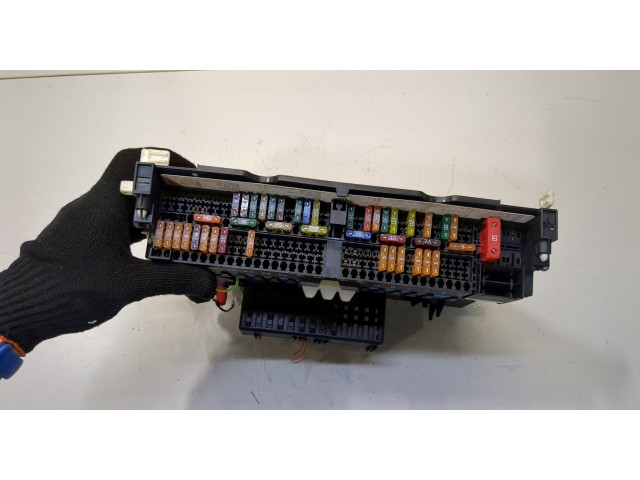 Блок предохранителей  BMW 3 E46 1998-2005      8364542   
