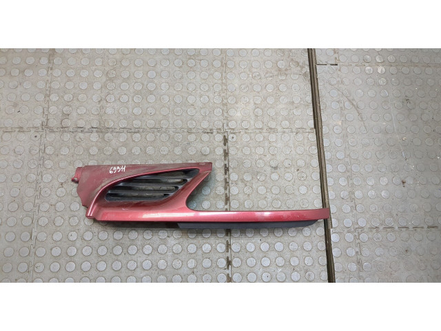 Решетка радиатора  Renault Megane 1996-2002          1.6 