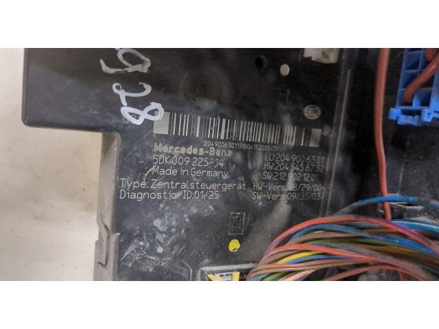Блок предохранителей  Mercedes C W204 2007-2013      5dk00922514     2.1