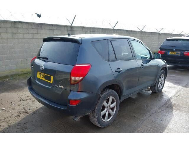 Стойка амортизатора  Toyota RAV 4 2006-2013        бензин