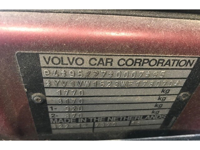 Стойка амортизатора  Volvo S40 / V40 1995-2004         бензин