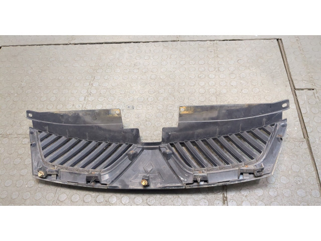 Решетка радиатора  Mitsubishi Outlander XL 2006-2012          7150A037