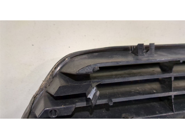 Решетка радиатора  Opel Astra G 1998-2005           1.8 6320066, 90588120, 90547393