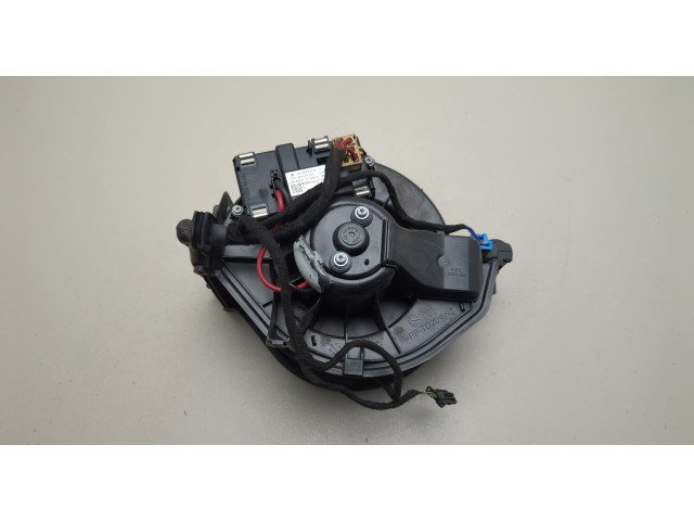 Моторчик печки  Audi A6 (C6) 2004-2011 4F0820020A    4F0820020A   