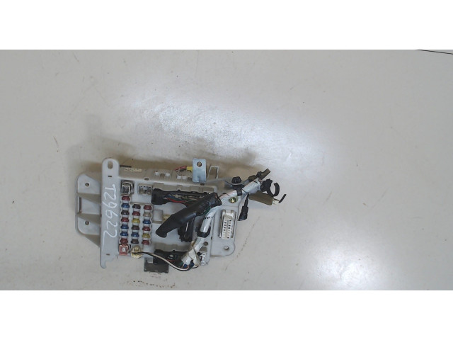 Блок предохранителей  Toyota RAV 4 2000-2005      827312010   4  1.8