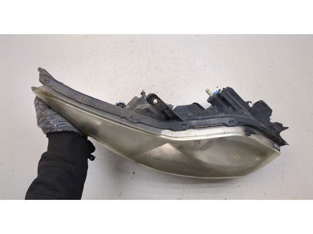 Фара передняя  Toyota Auris E15 2006-2012 правая 