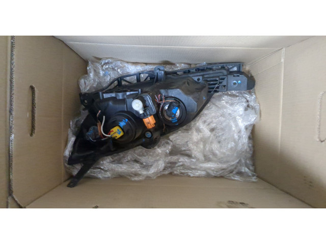 Фара передняя  Mazda 3 (BK) 2003-2009 правая 
