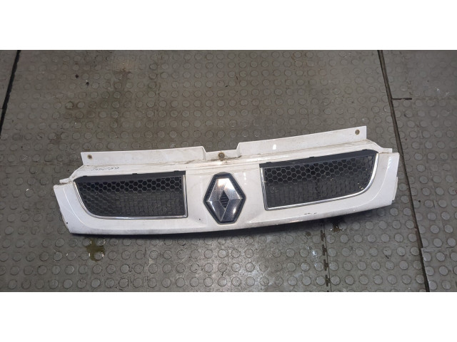 Решетка радиатора  Renault Trafic 2001-2014          