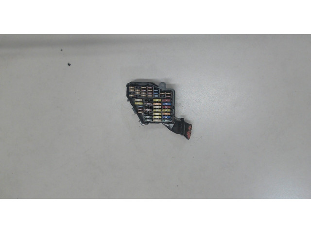 Блок предохранителей  Audi A8 (D3) 2005-2007      8D1941824     6